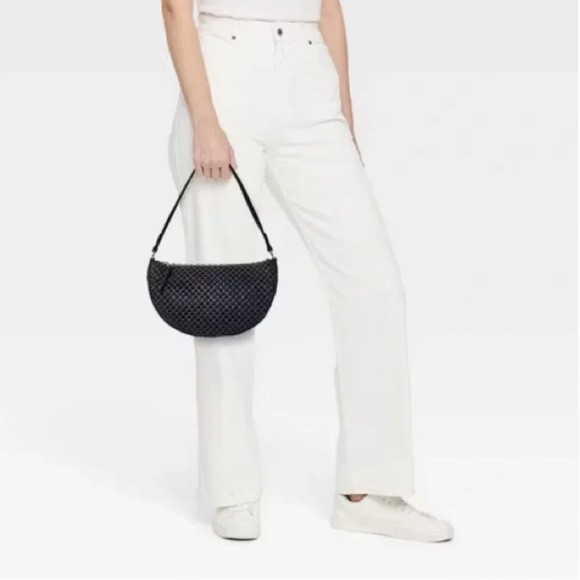 NWT Universal Thread Straw Half Moon Shoulder Bag Black Woven Target - Picture 3 of 7